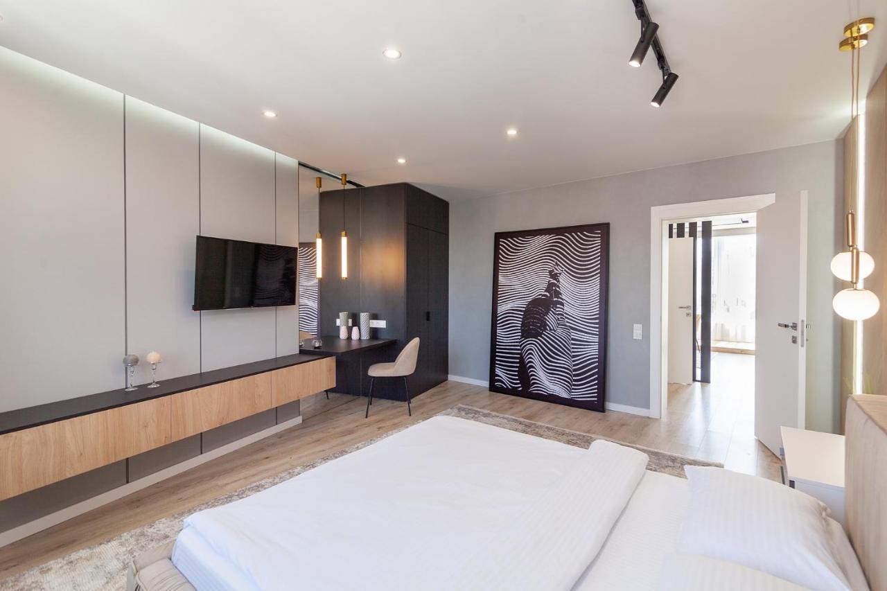 Royal Vip Jacuzzi Apart Lviv Ngoại thất bức ảnh