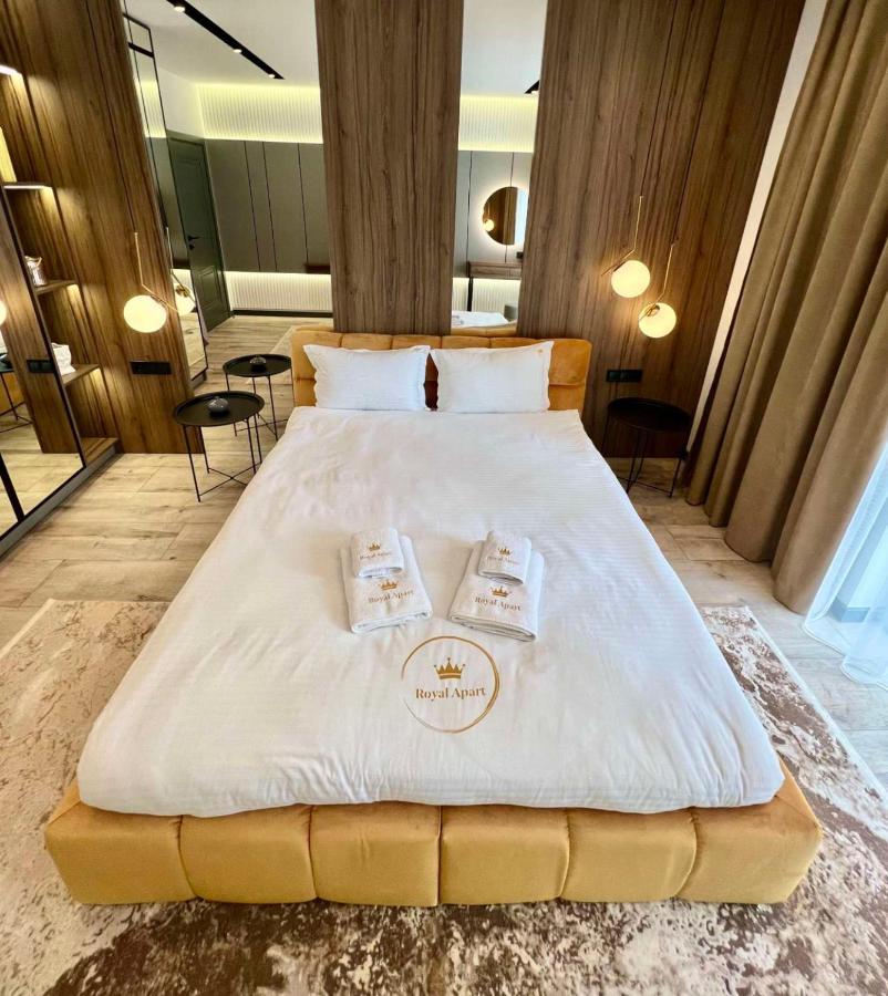 Royal Vip Jacuzzi Apart Lviv Ngoại thất bức ảnh