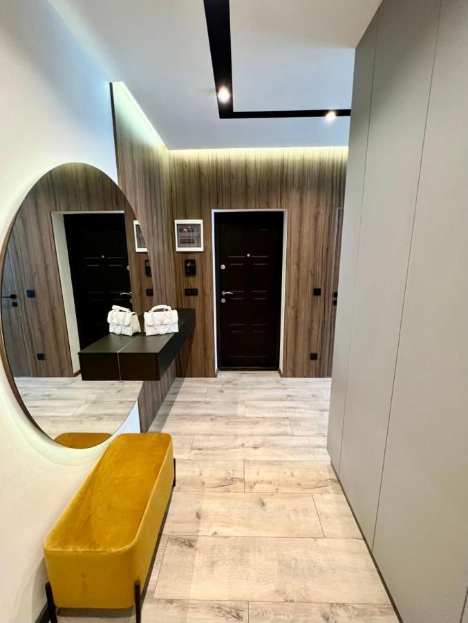 Royal Vip Jacuzzi Apart Lviv Ngoại thất bức ảnh