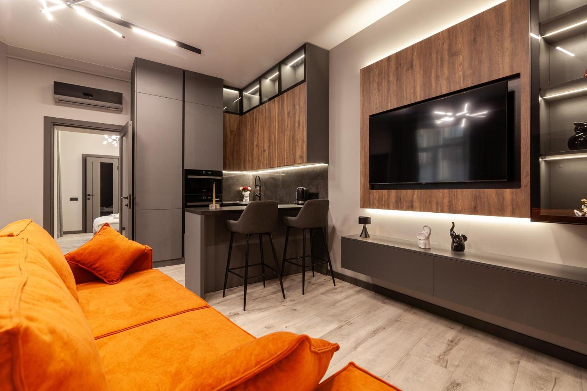 Royal Vip Jacuzzi Apart Lviv Ngoại thất bức ảnh